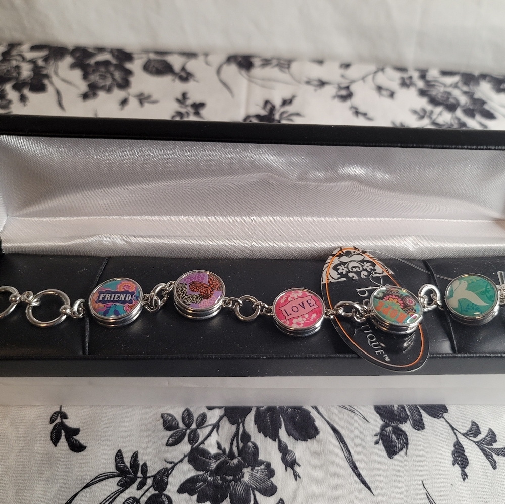Women's bracelet